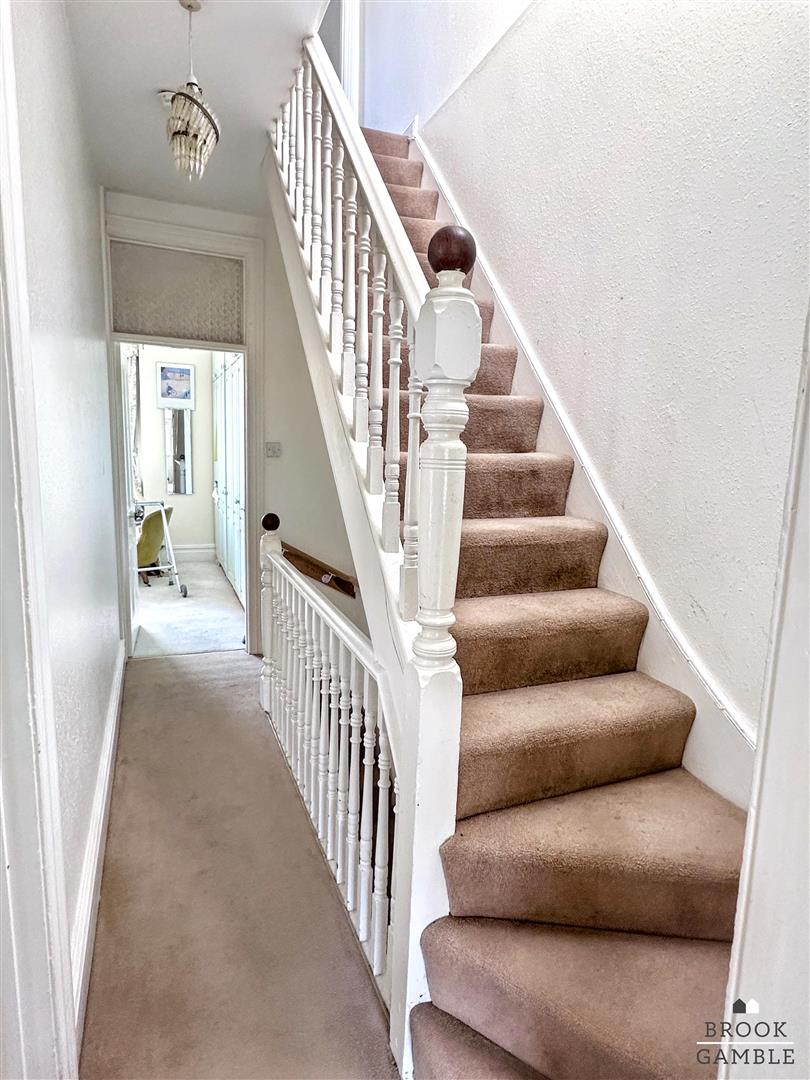 4 Bedroom House - Terraced. Willowfield Square in Eastbourne,  19